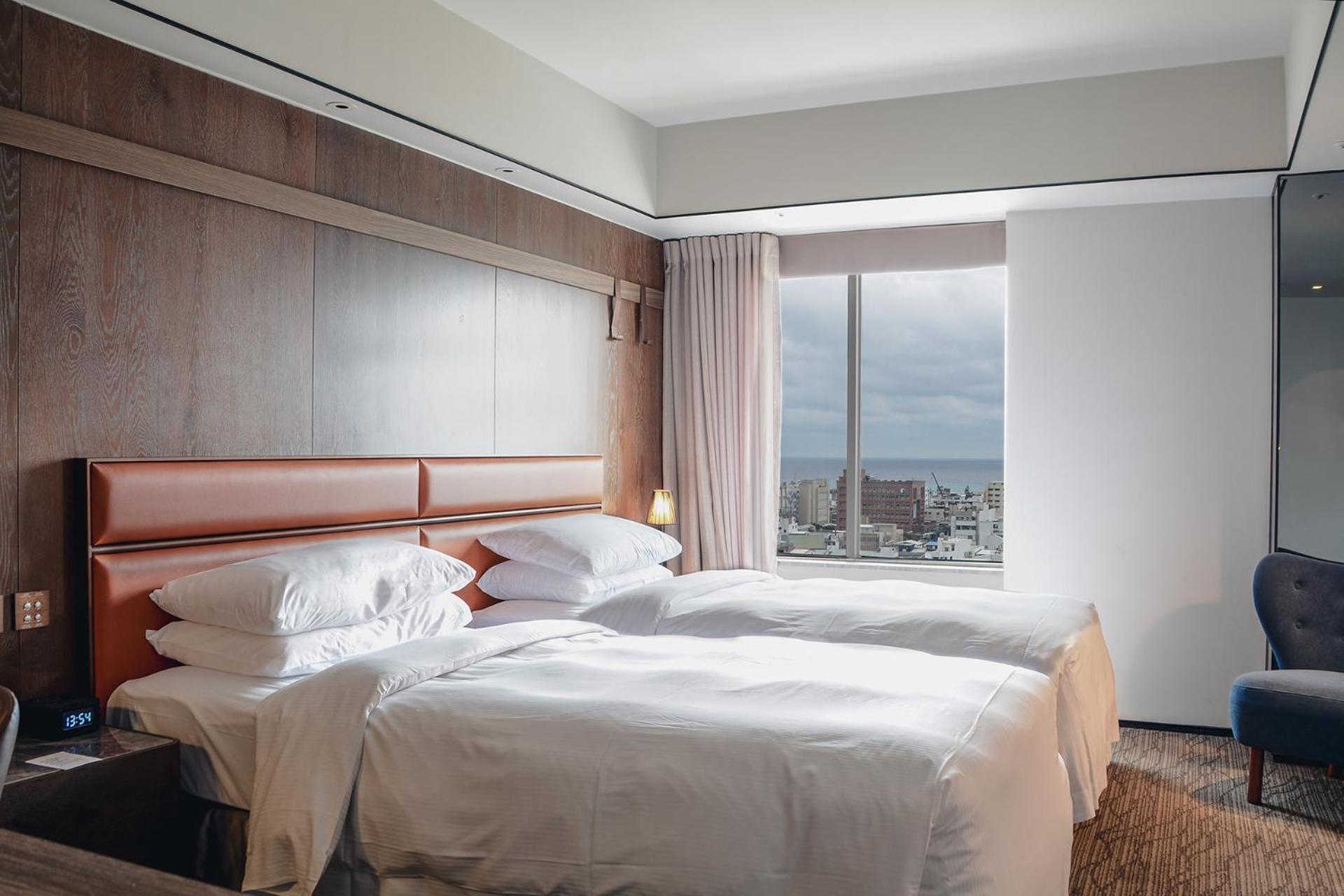 Sheraton Taitung Hotel Bagian luar foto A room at the hotel