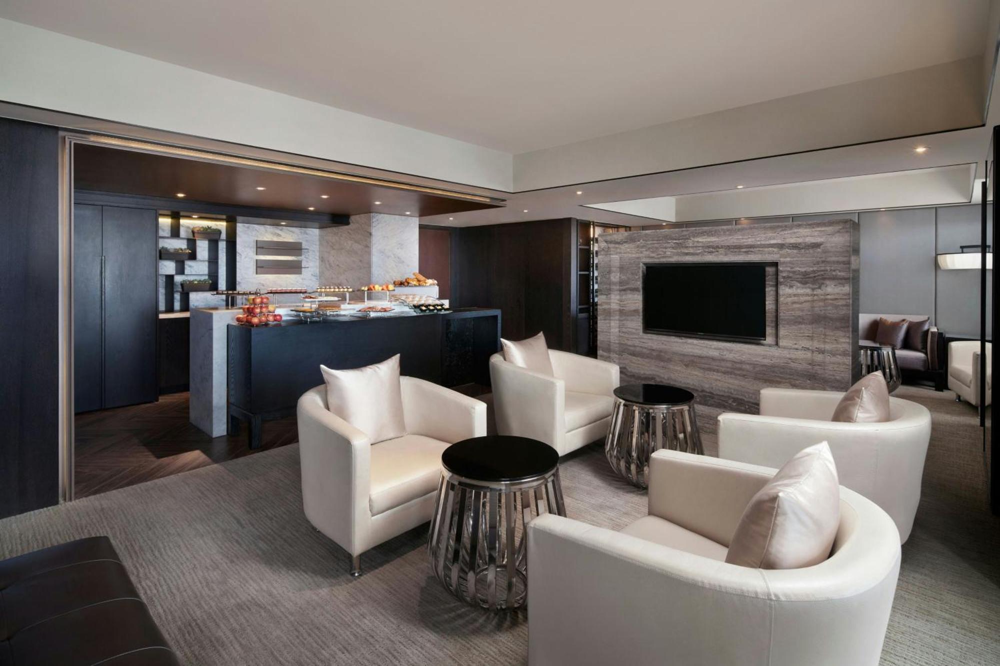 Sheraton Taitung Hotel Bagian luar foto The living room of a SkyLoft