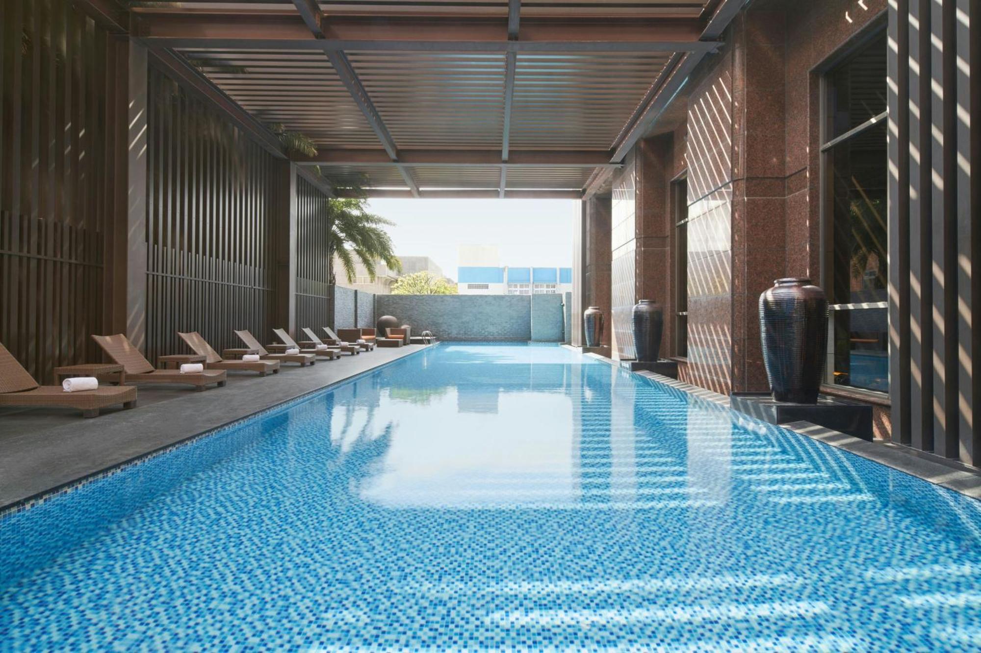 Sheraton Taitung Hotel Bagian luar foto The swimming pool at The Hari