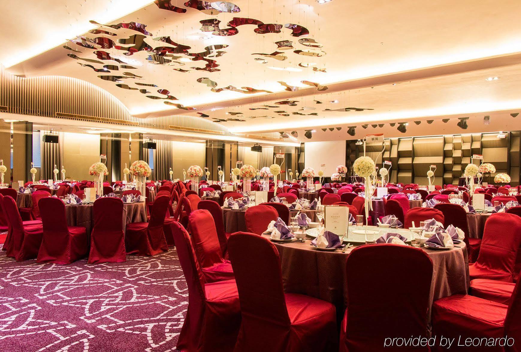 Sheraton Taitung Hotel Bagian luar foto The ballroom of the hotel